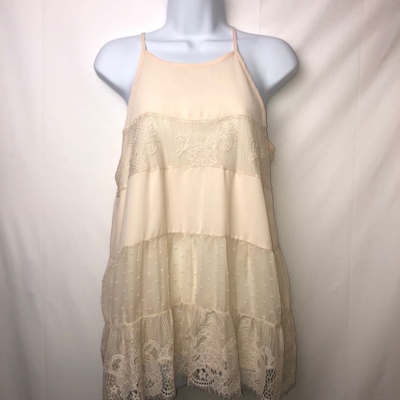 hint of mint Tops - lace detail top